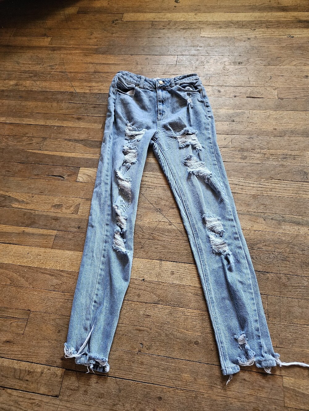 Tinseltown Distressed Light Blue Women's Jeans size 9